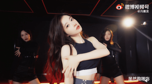 冯提莫|冯提莫太励志了，敢于为粉丝发练习室版本舞蹈，网友评论太泪目了