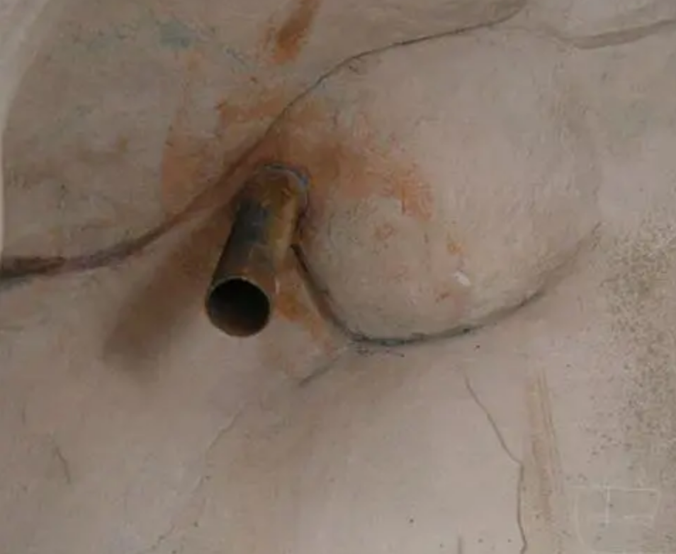 电影 距今15万年的百米铁管贯穿山体，白公山“外星人遗址”，至今未解