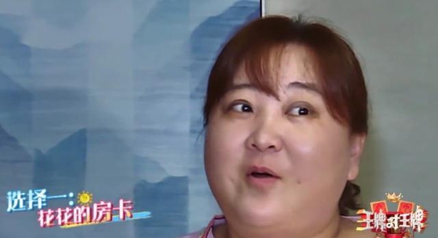 jia ling breaks into the room hua chenyu has no time to clean up the bedside items make the director afraid to zoom in electrodealpro