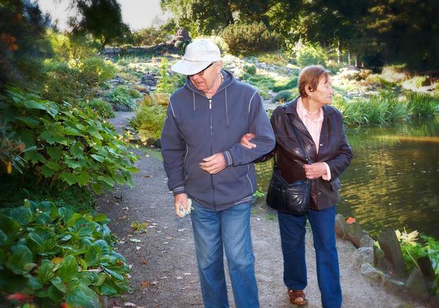 狐臭|老人多走路有助于长寿？提醒：过了50岁，这3件事或比运动还重要