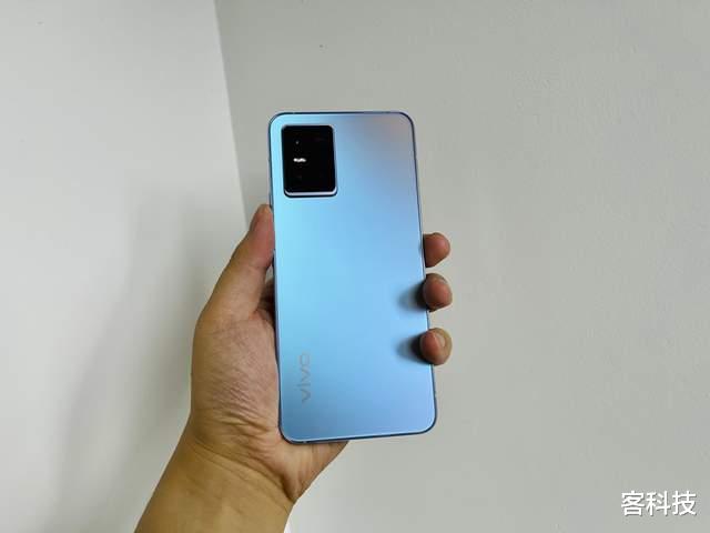 vivo|选择焦虑症的朋友看过来！一文看懂Reno7和vivo S10谁更值得选
