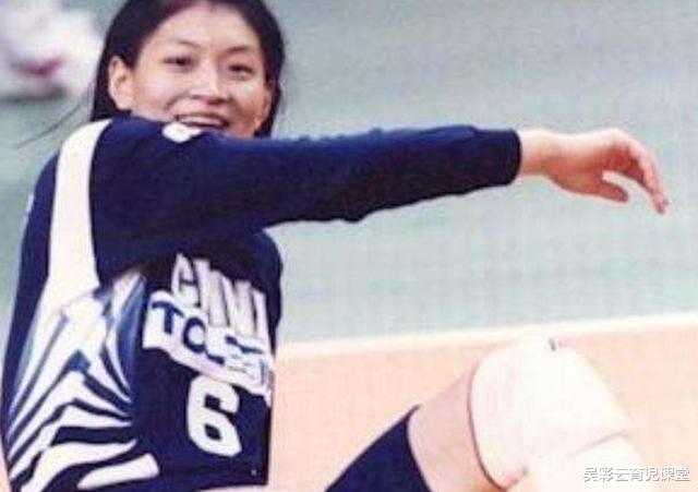 女排|女排天才毁约赴美深造，郎平镜头前哽咽声明，宣布她被永久除名