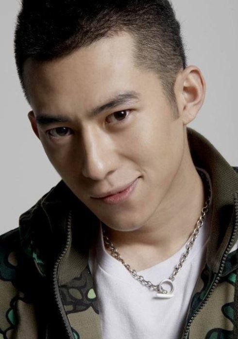 鲁诺|《亲爱的孩子们》的男主鲁诺，长得挺帅的！他是一名中德混血儿？