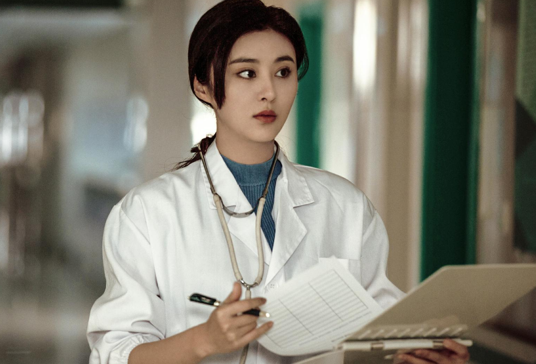 刘涛|宁愿跑龙套，也不愿当范冰冰的替身，如今逆袭成为女一号