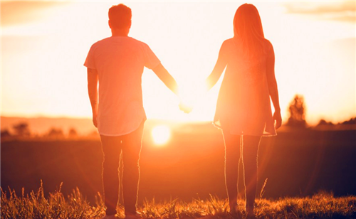  激情犯罪多可怕：宜宾一19岁少女深夜嚎叫，男友将其分尸手脚砍断