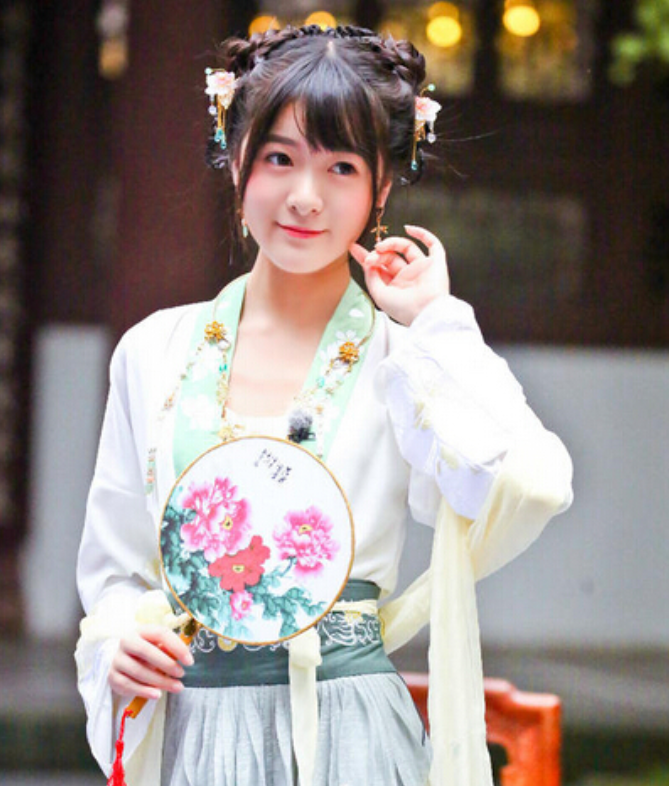 小燕子|被周星驰骗了12年，《长江七号》全是美女，如今的暴龙美到不敢认