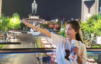 张哲瀚|张哲瀚为参拜靖国神社道歉！劣迹艺人仝卓都看不下去，转发怒怼！