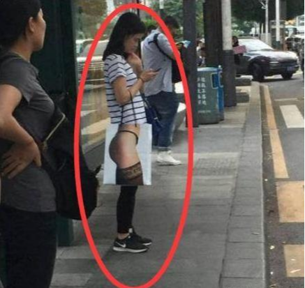 |“搬进刚租来的新房，打扫卫生不小心发现的，我该不该告诉房东呢？”哈哈哈哈！！