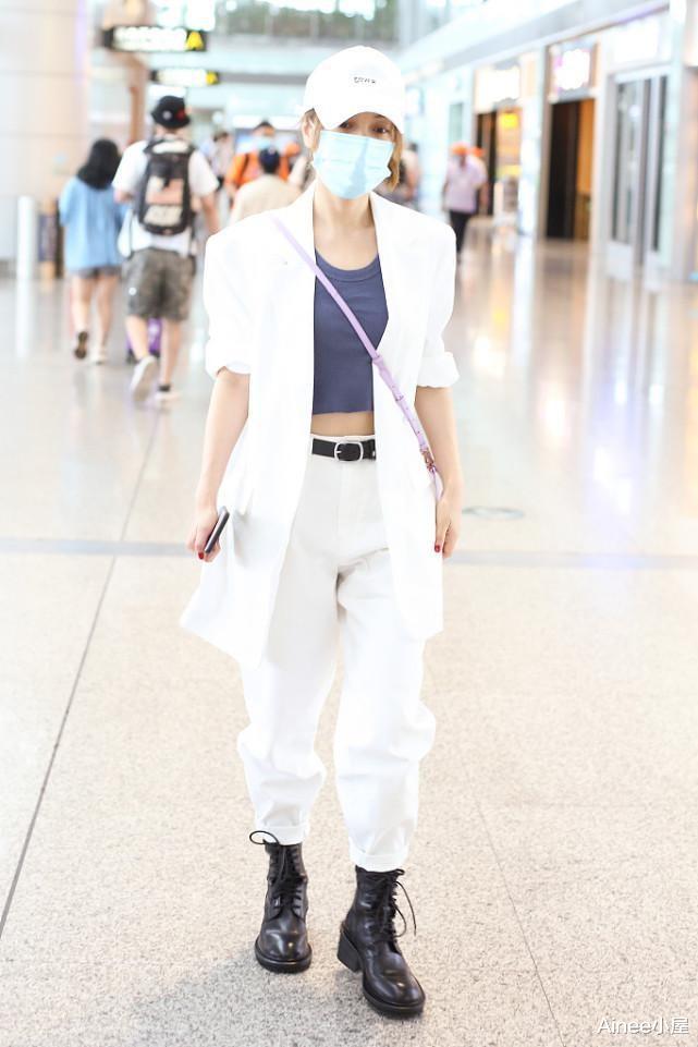 Ainee小屋|吴昕的气质挺淡然的，私服也喜欢穿裸色，西装配抽绳阔腿裤好潇洒