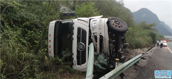 海口 你的包裹长时间显示\在运输途中\? 2000多件包裹翻在遵义滞留7小时