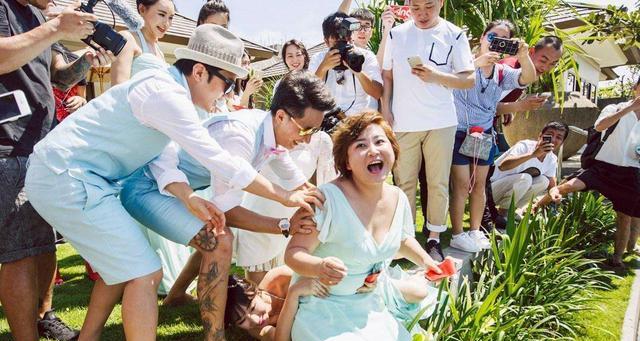 包贝尔|崇拜了包贝尔16年，10年求婚40次，包文婧为何那么卑微？