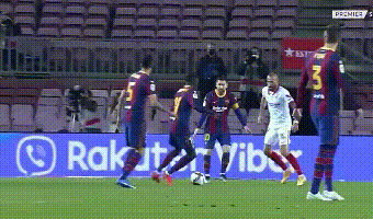 詹姆斯·哈登|巴萨天才进神仙球！站着起脚+一道彩虹飞进大门，门将没反应