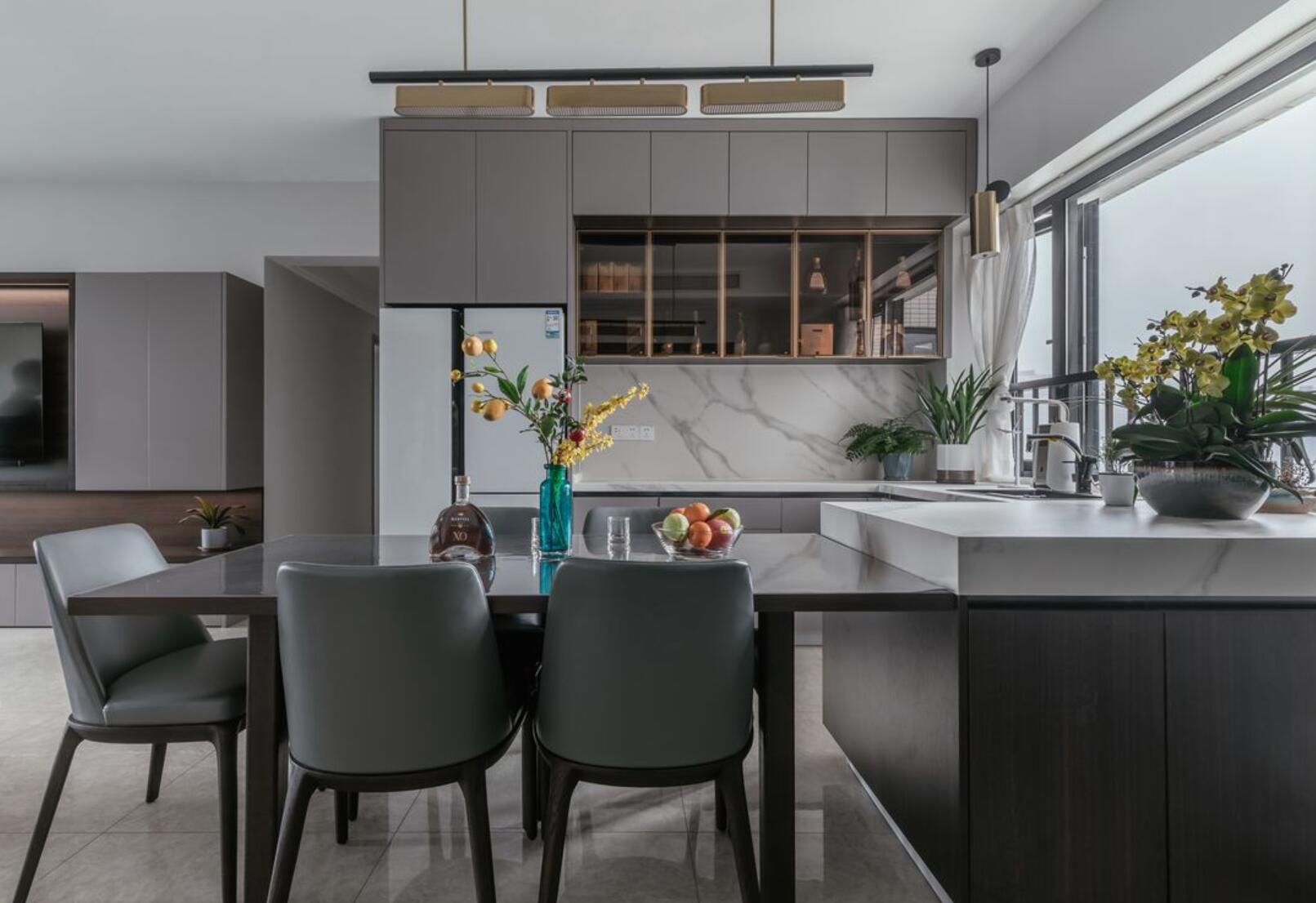 |越简单的装修，反而越贴近生活，她125㎡新家，氛围真让人着迷