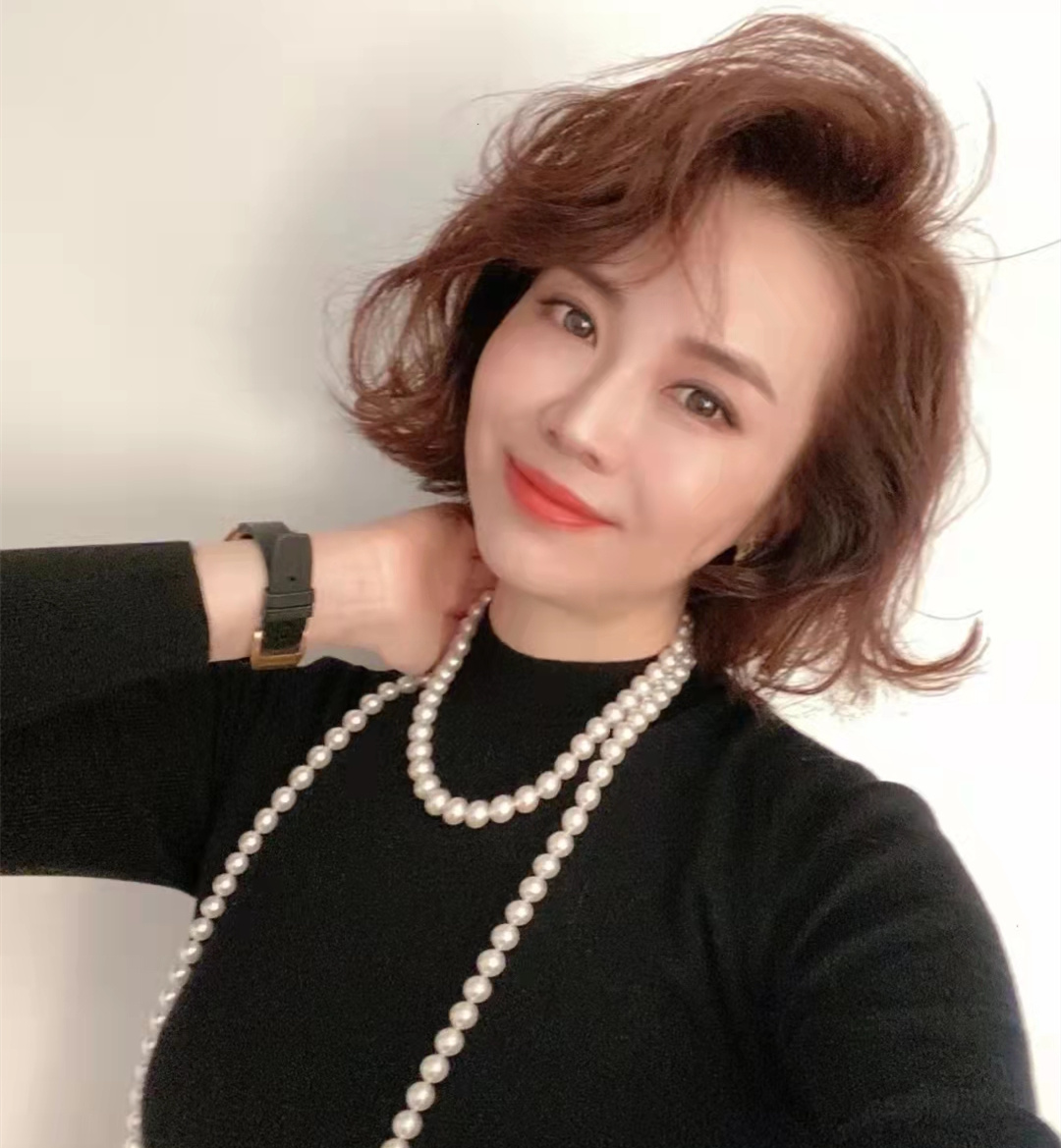 衬衫 9款适合40到60岁女人的烫发，都是现在流行款式，时尚减龄好打理