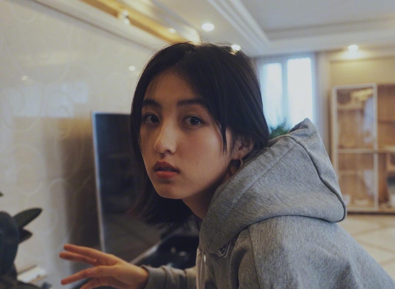 木木尔小倩|她的演技被“众星捧月”,颜值反而被低估了?