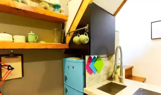 沪漂真实蚁族生活,一家4口租7㎡脏乱单间,儿女和父母睡一张床