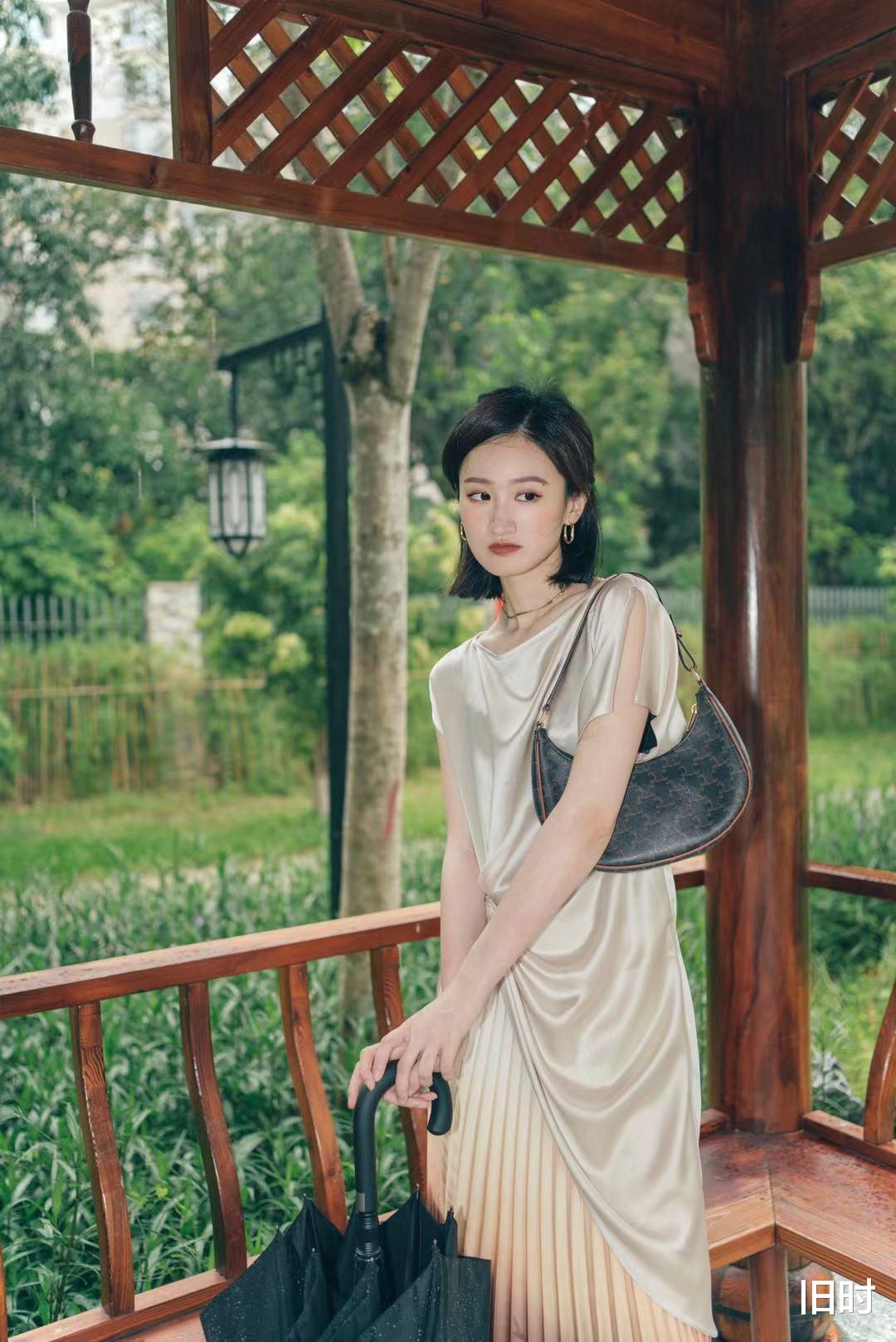 旧时|职场女王学时尚博主穿连衣裙，看起来就很高大上