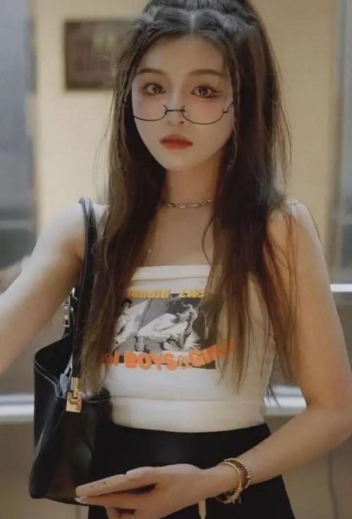 公安机关 被网友骂“快去死”的女网红，真的走了！临终前一如既往地平静