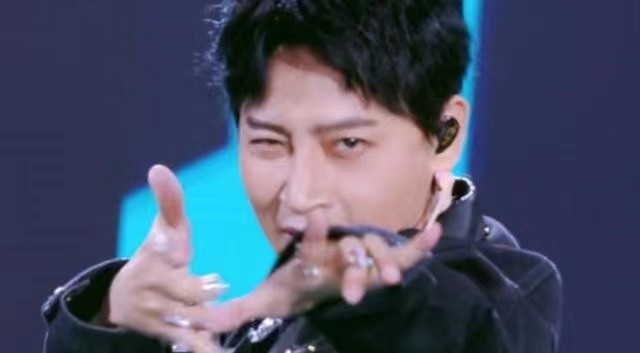 黄晓明|在痛批“娘炮”审美下，某网红被封号，男版浪姐5大提示求生欲太强