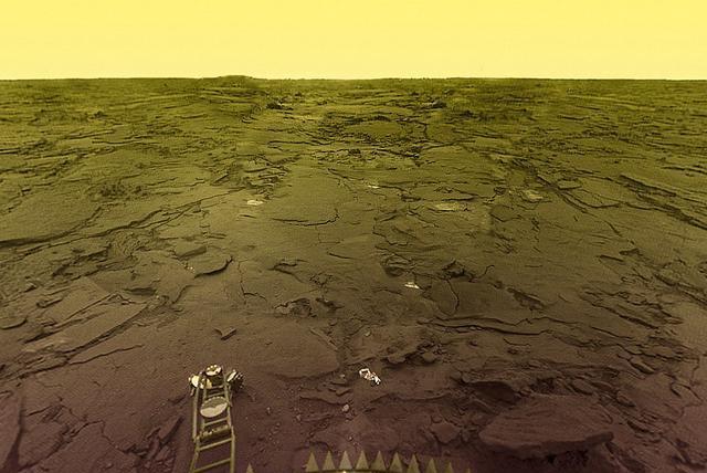 探测器 两枚探测器近距离掠过金星表面，传回来不一样的金星图像！