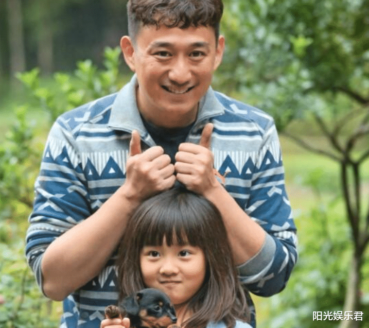 黄磊|黄磊女儿15岁生日晒照，素颜和妈妈一模一样，气质却悄咪咪的变了