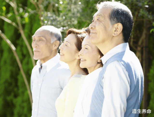 遵生养命 年龄越大，越要忌口？医生建议：50岁后，这些食物，能不吃就不吃