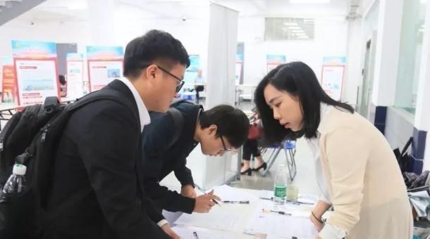 西装|“新型”国企公开招聘,月薪可达1万5,200多个岗位供毕业生选择