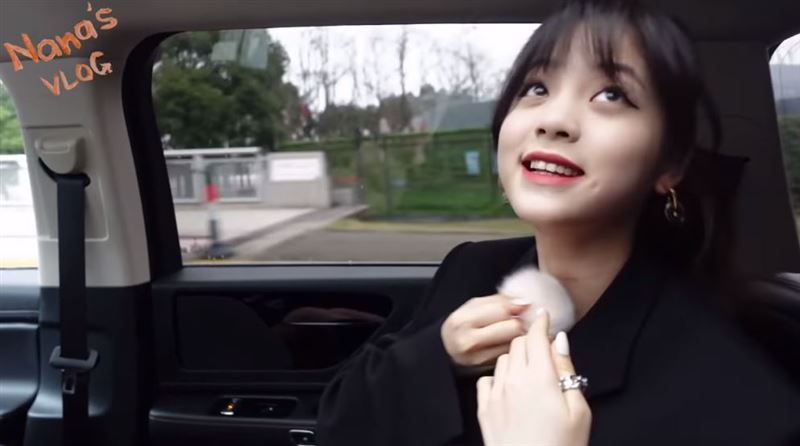 欧阳娜娜|欧阳娜娜变辣辣！对比学生美女私服照，网友叹：当甜妹才合适