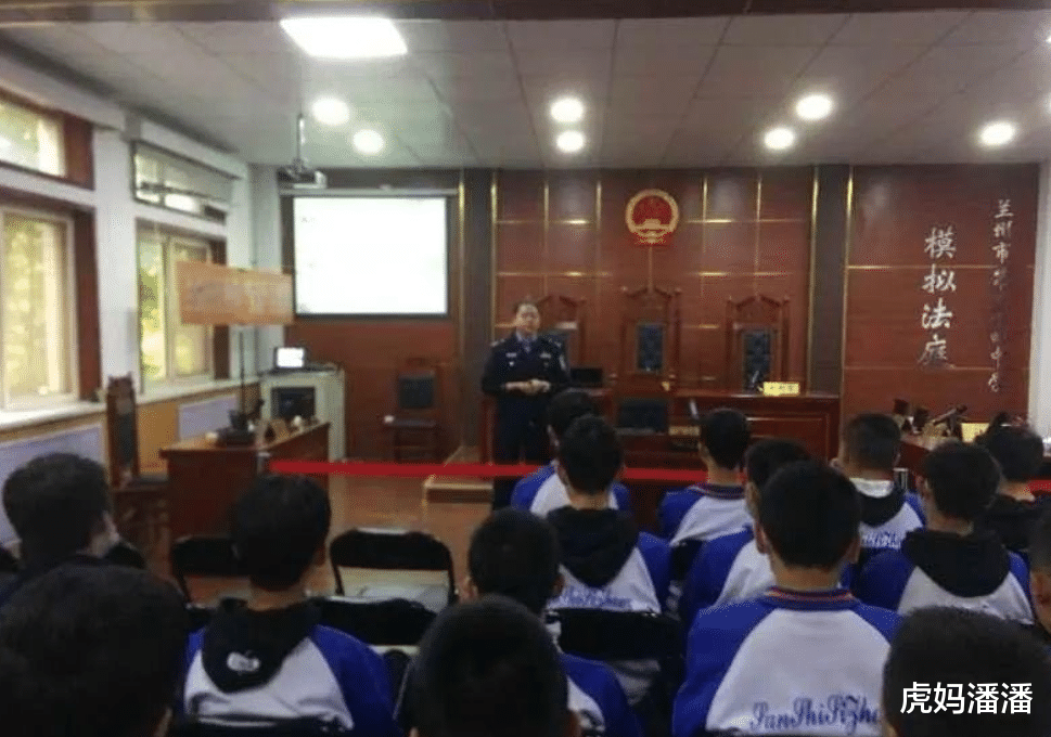 虎妈潘潘|女子将10年校园欺凌经历做成桌游:面对校园霸凌,她这样反击