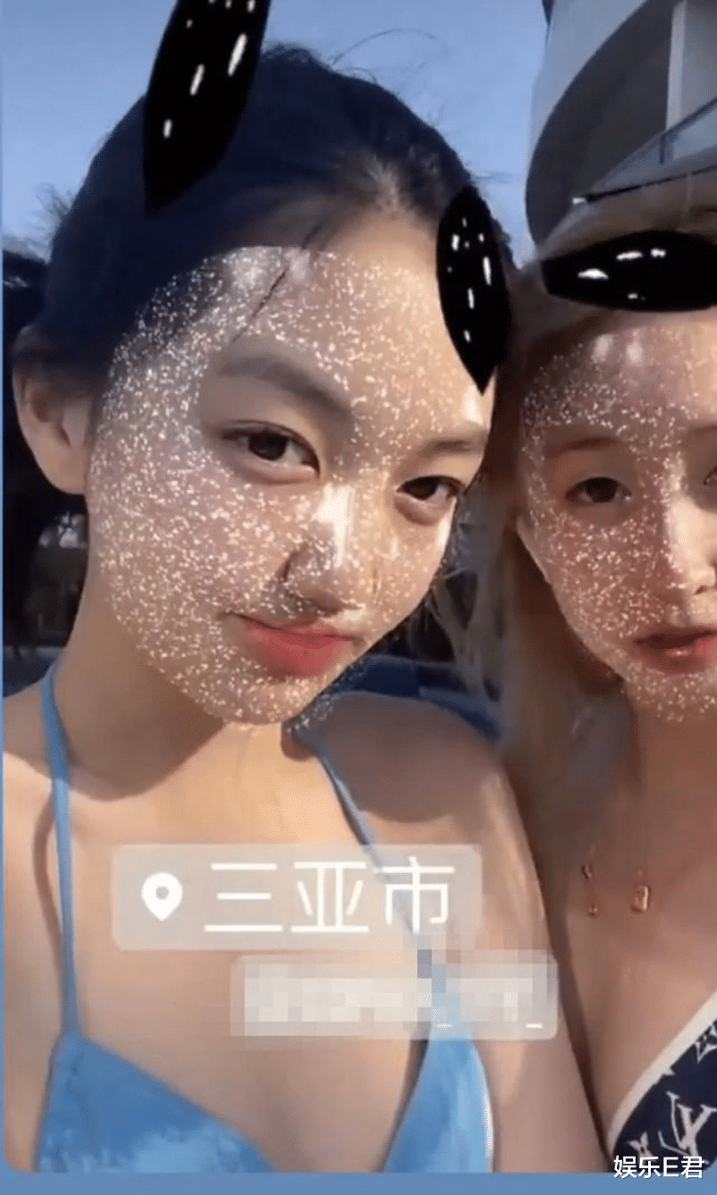 李嫣|15岁李嫣与章子怡继女游三亚，海边自拍秀身材，网友：成熟得好早