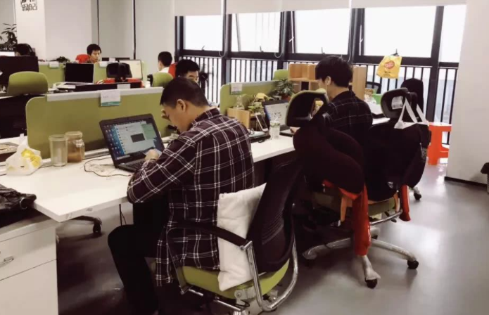 大学|计算机专业毕业后，人均月薪过万是真的吗，或许真相没那么简单