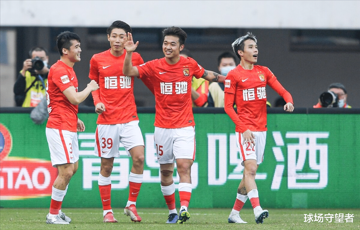 廣州隊|3連勝！廣州隊力壓海港劍指亞軍，青訓小將雙雙爆發(fā)暗藏深意
