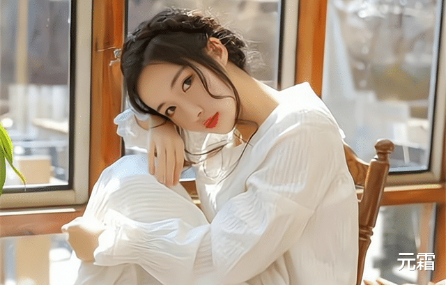 婚后发现房本是小叔子的名，姑娘雇人把装修全砸烂离婚，婆婆傻了