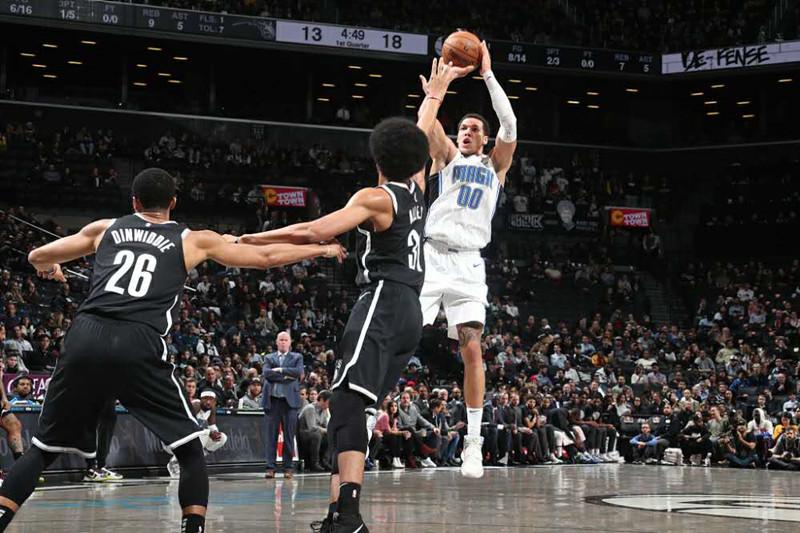 德罗赞|西部也乱了！1换3交易达成，魔术送走戈登，湖人快船麻烦大了