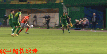 北京國(guó)安|1球領(lǐng)先，多踢1人，國(guó)安31歲老將卻主動(dòng)申請(qǐng)紅牌，遭媒體人怒批