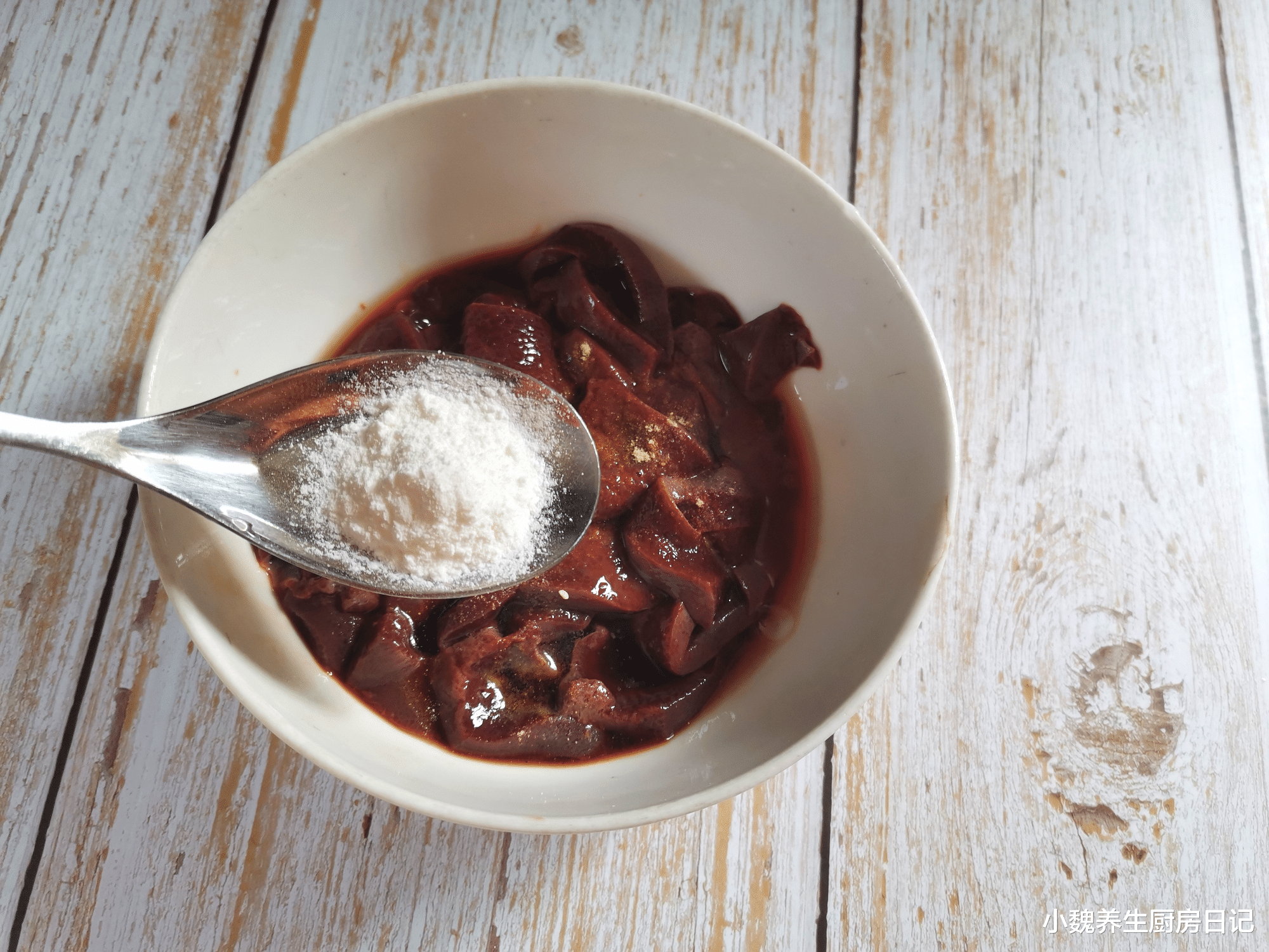 猪肝|它是天然“护肝汤”,简单煮一煮,清肝明目,对肝脏有健康