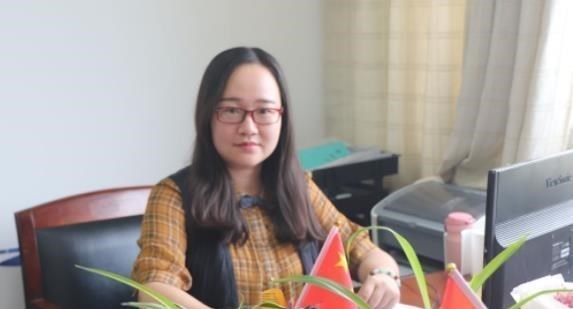 萌孩控分子|学生在大学时入党,辅导员很重要但不具有决定权,学生需提前了解