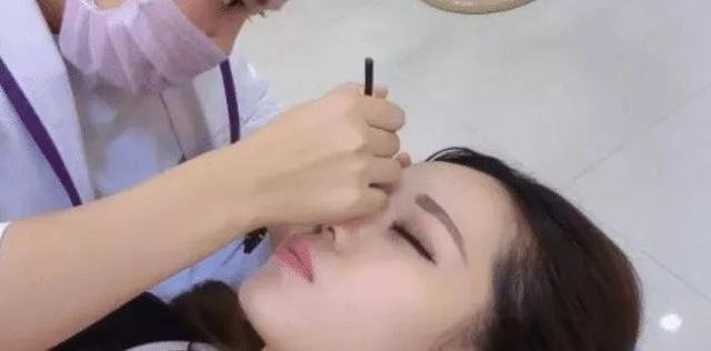 纹眉 为何纹眉师很少纹眉？记者报出纹眉行业内幕，看你还会去纹眉吗？