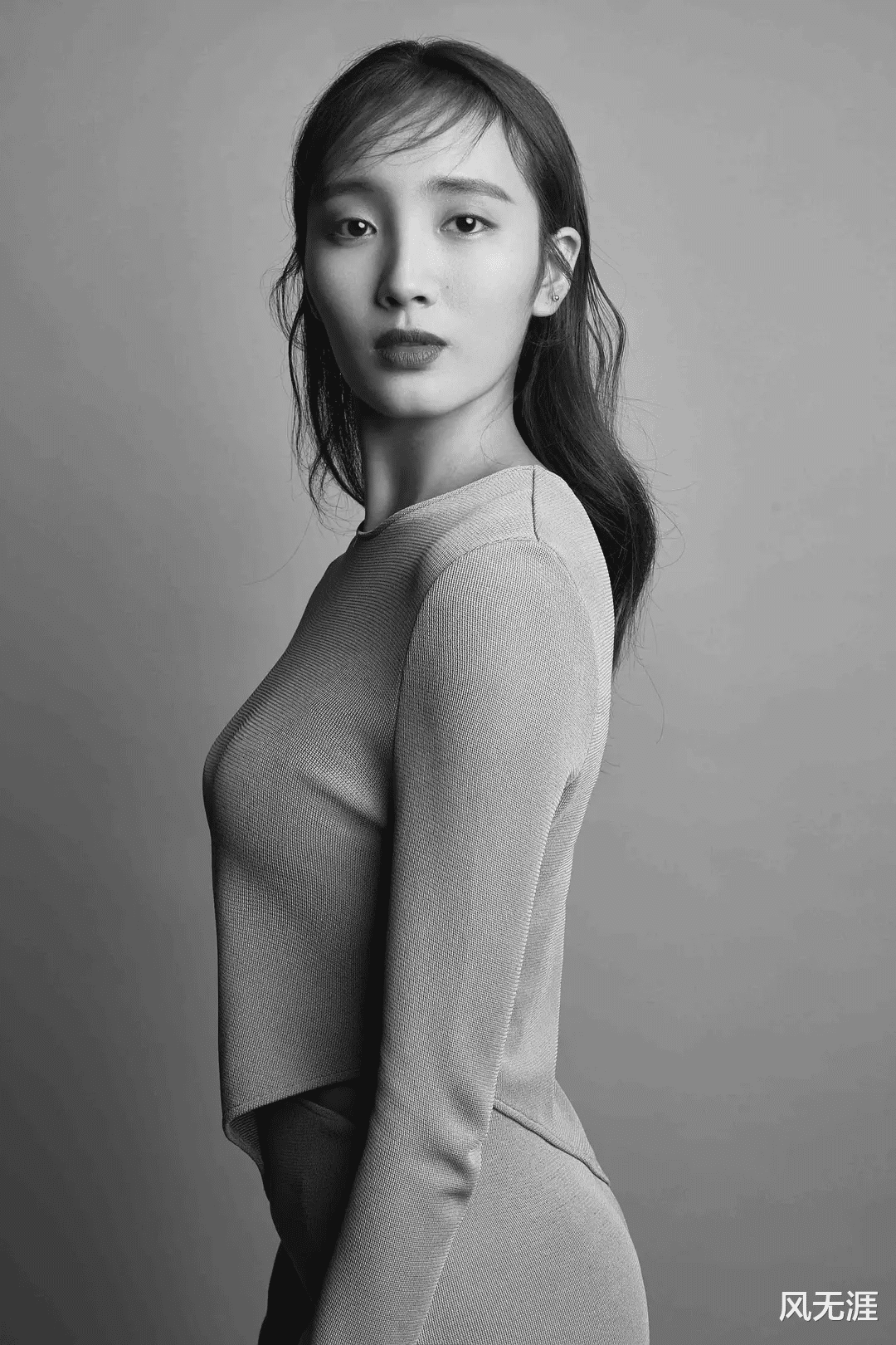 王紫璇|当红小花王紫璇疑似恋情曝光，男方是知名导演，相差34岁不被看好