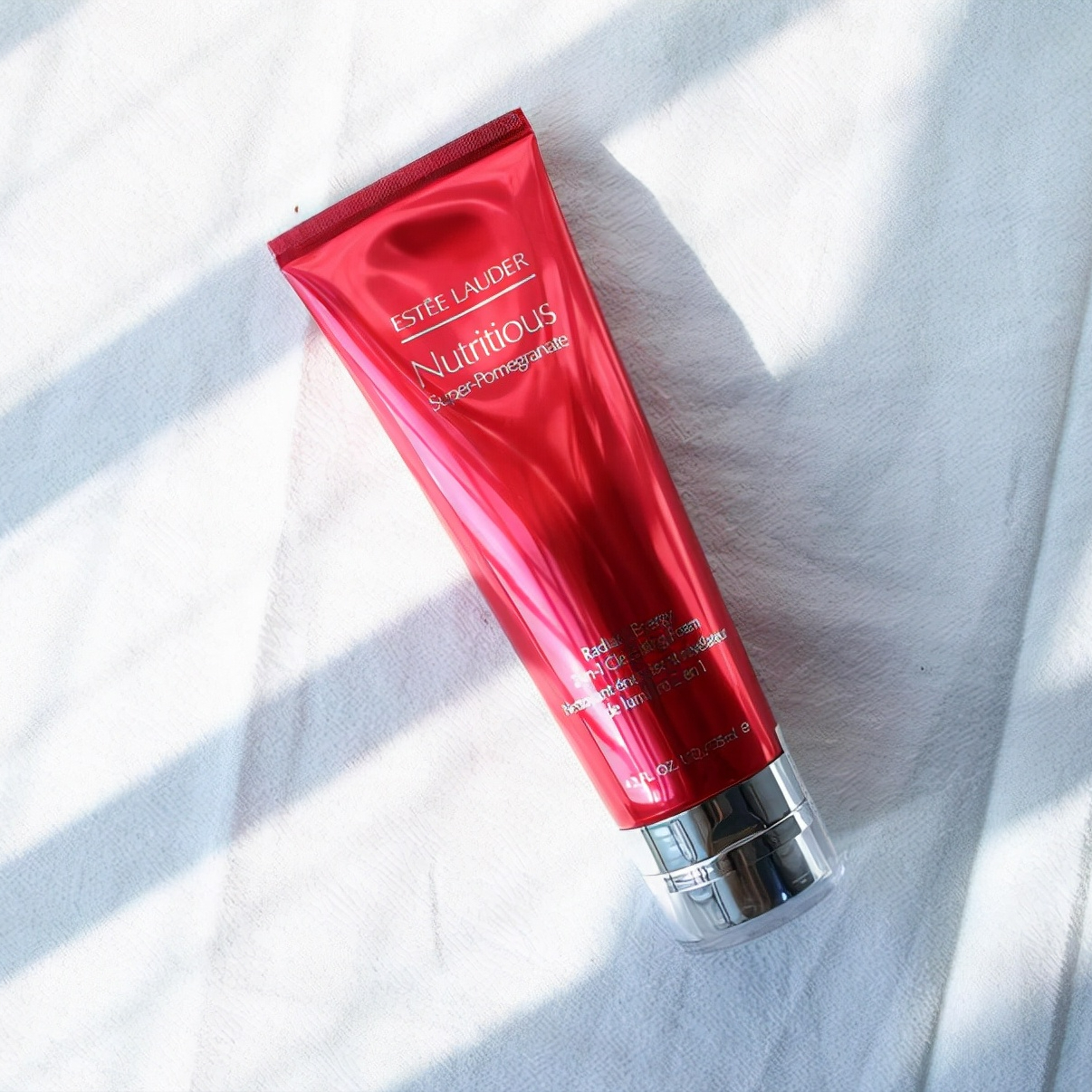 果果聊时尚|性价比超高!控油祛痘抗氧化的洗面奶,让肌肤看上去更亮白通透