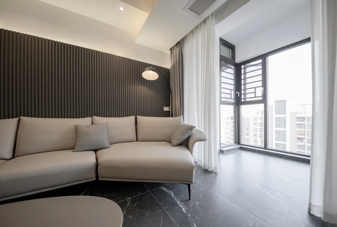 120㎡黑白灰三居，业主喜欢的高级范