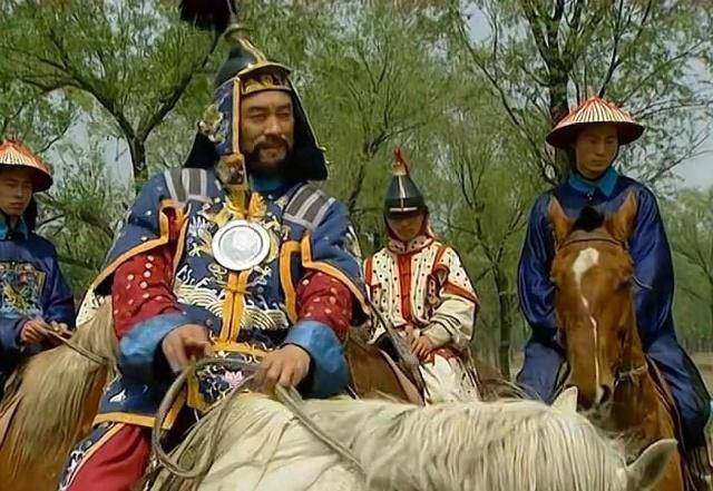 年羹尧|年羹尧死后家中抄出一本书，雍正读完大怒：不要让这个作者跑了