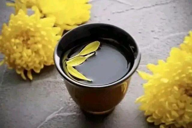 泡沫说情感|心理学:第一直觉,哪杯没有毒?测你下一段感情是喜是悲?