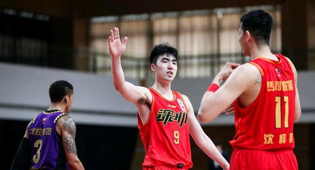 北控男篮|全面崩盘！北控卡位战全员哑火，俞长栋疯狂救主，邹雨宸怒砍1分