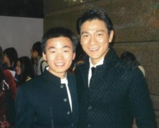 刘德华|刘德华和王宝强同时开直播账号，一个粉丝七百万，一个三万！