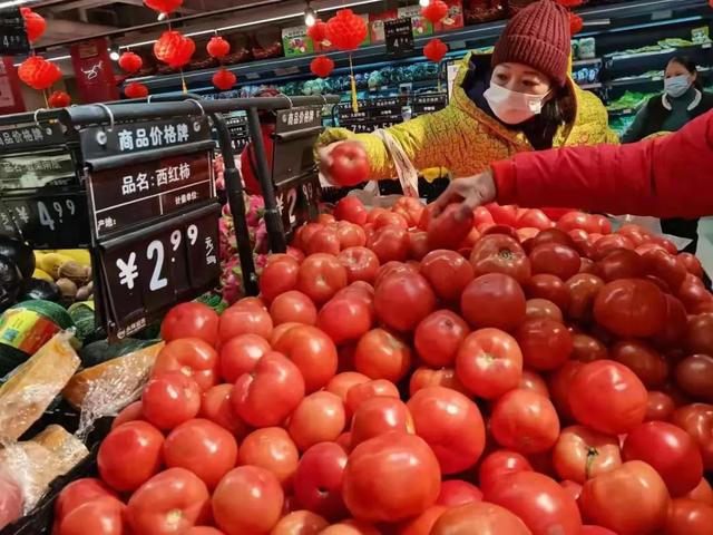 北京日报客户端 北京春节期间蔬菜、猪肉零售价格低于去年同期