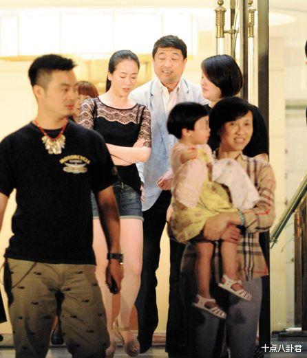 左小青|左小青与大她20岁的老公离婚，细数她背后的7个男人