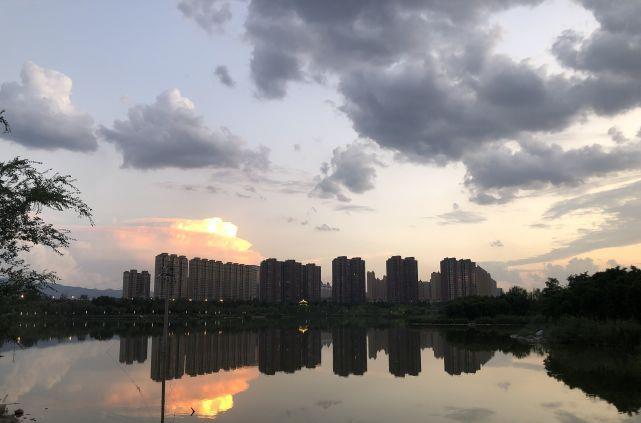 月亮 老话说：“秋王追月，必定有灾”，啥意思？什么是“秋王追月”？