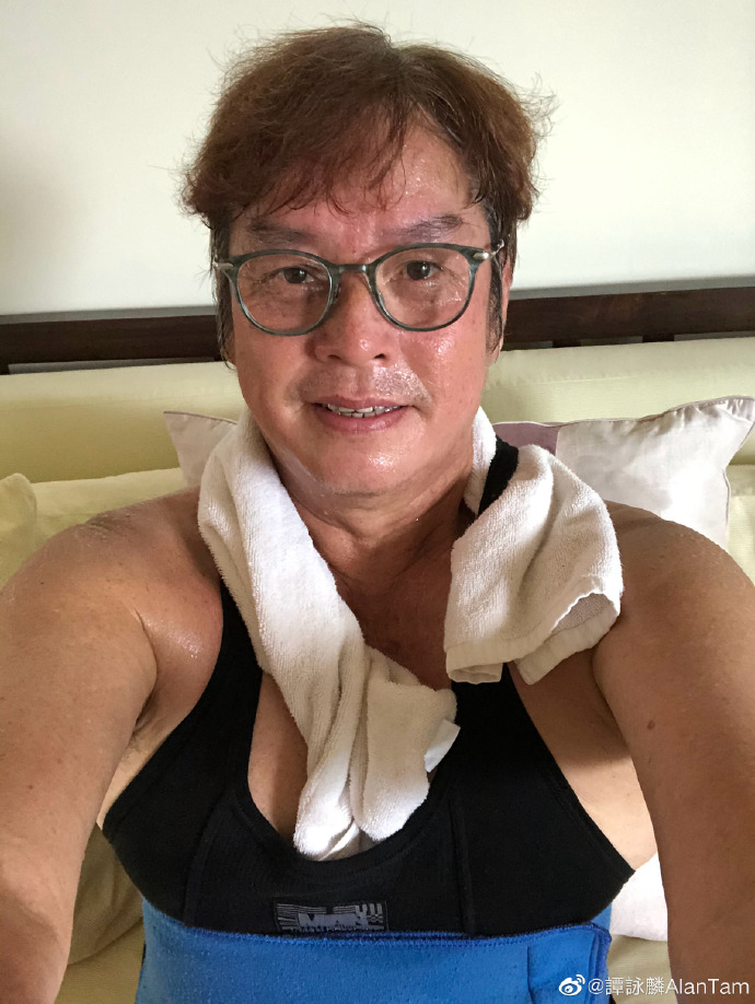 人妖|当你们还在期待谭咏麟“睡粉”铁证时，我正在垂涎羡慕他71岁身体