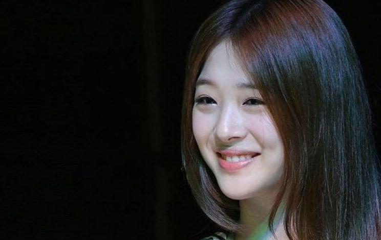 章泽天|“蜜桃少女”崔雪莉：因“尺度片”和恋情遭群嘲，仅25岁走上绝路